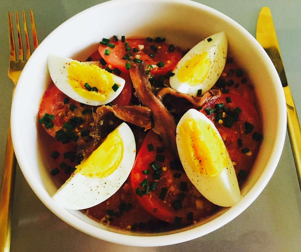 Tomato salad with anchovies